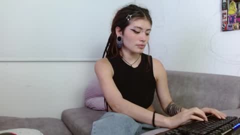 Giulietta online show from 05-28-26, 04:21