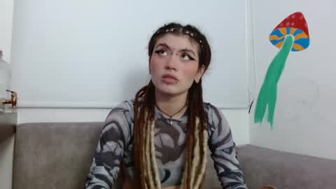 Snapshot of giulietta_mon chatting on 07-22-26, 01:52 Giulietta online show from 07-22-26, 01:52