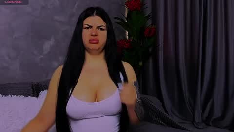 Giulia online show from 05-27-26, 03:14
