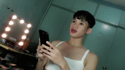 Snapshot of givemethrillx chatting on 03-25-26, 11:44 givemethrillx online show from 03-25-26, 11:44