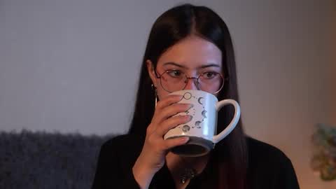 Agness online show from 09-29-25, 02:22