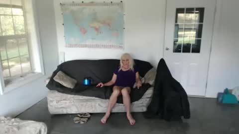 Snapshot of gizi_ilka chatting on 10-19-25, 07:47 Terri online show from 10-19-25, 07:47