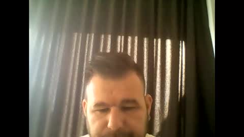 Snapshot of gjleeke chatting on 09-13-25, 08:03 guzz online show from 09-13-25, 08:03