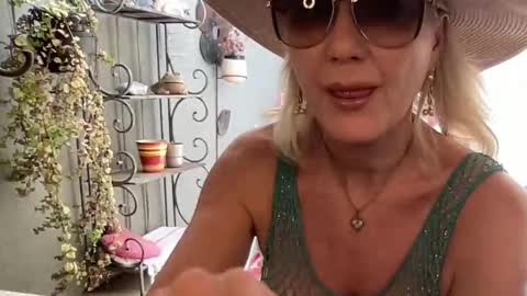 Gl1tter Barbie online show from 09-22-25, 10:50