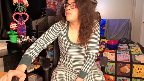 glaceon9 online show from 02-02-25, 06:53