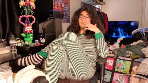 glaceon9 online show from 02-05-25, 01:47