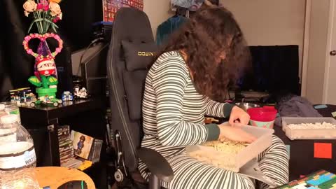 glaceon9 online show from 02-06-25, 07:24