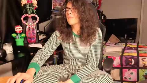 glaceon9 online show from 02-17-25, 05:25