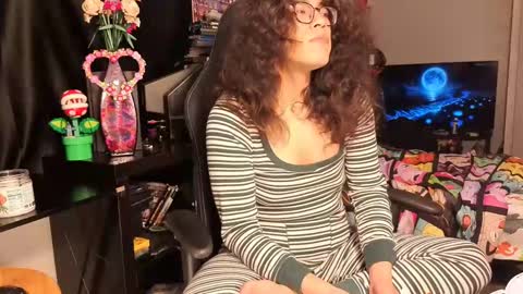 glaceon9 online show from 02-18-25, 09:54