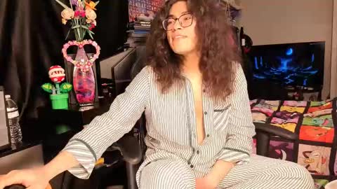 glaceon9 online show from 02-19-25, 12:22