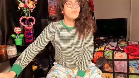 glaceon9 online show from 02-24-25, 08:38