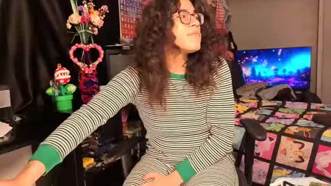 glaceon9 online show from 02-27-25, 07:58