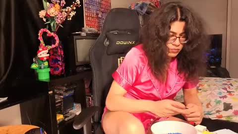 glaceon9 online show from 03-02-25, 04:53