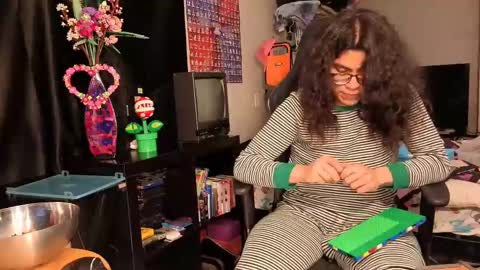 glaceon9 online show from 03-06-25, 09:42