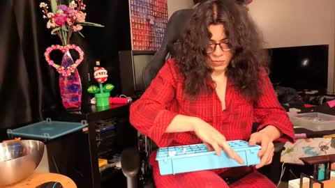 glaceon9 online show from 03-07-25, 08:02