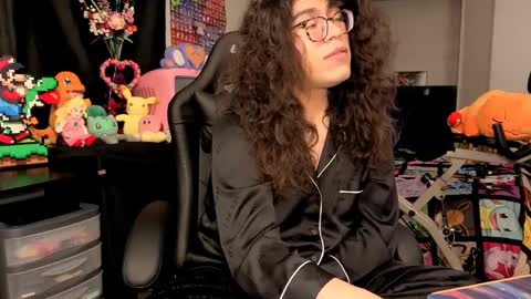 glaceon9 online show from 09-23-25, 04:43