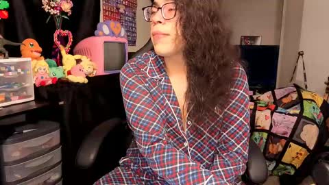 glaceon9 online show from 10-05-25, 02:37