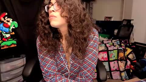 glaceon9 online show from 11-18-25, 01:55