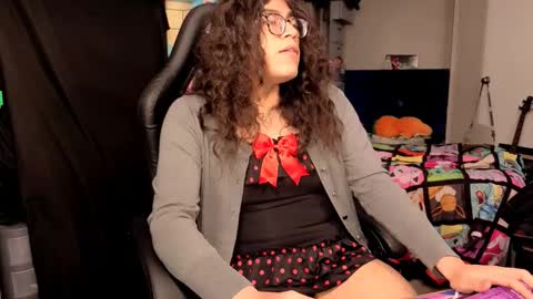 glaceon9 online show from 12-01-25, 10:26