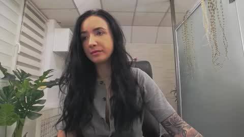 Snapshot of glamkate chatting on 12-15-25, 04:28 online show from 12-15-25, 04:28