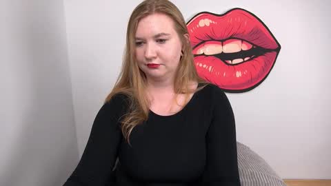 Snapshot of glamorousnikki chatting on 09-30-25, 06:02 Nikki online show from 09-30-25, 06:02