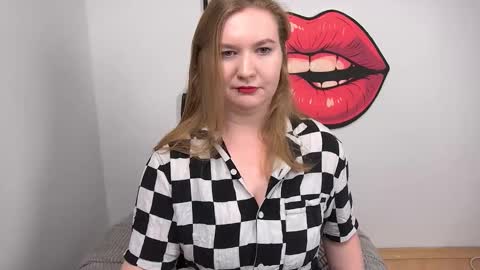 Snapshot of glamorousnikki chatting on 10-04-25, 01:20 Nikki online show from 10-04-25, 01:20