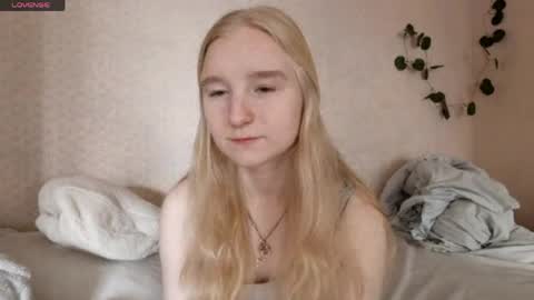 Laura online show from 05-25-26, 03:12