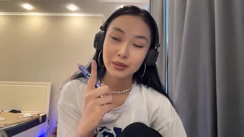 Snapshot of glenngauldin chatting on 03-15-26, 11:16 Mia online show from 03-15-26, 11:16