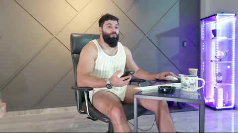 Matthew .. for short call me Matt online show from 12-11-24, 09:52