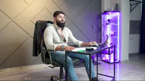 Matthew .. for short call me Matt online show from 12-15-24, 07:13