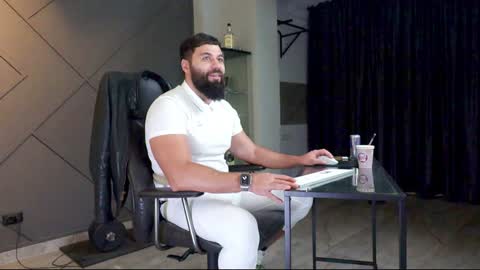 Matthew .. for short call me Matt online show from 01-04-25, 05:37