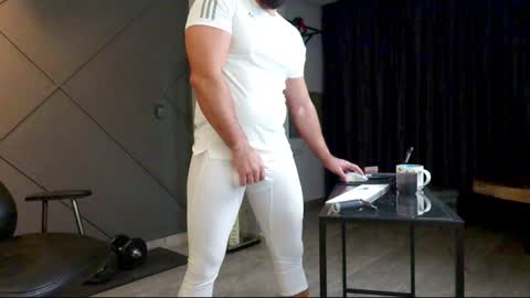 Matthew .. for short call me Matt online show from 01-18-25, 04:37