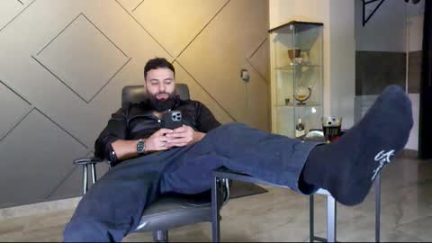 Matthew .. for short call me Matt online show from 02-19-25, 01:40