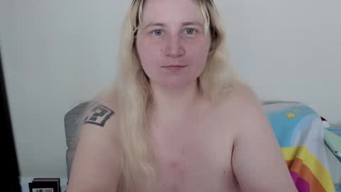 Glitch online show from 09-19-25, 05:57