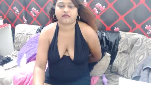 Snapshot of glitter_candy chatting on 02-09-25, 04:40 glitter candy online show from 02-09-25, 04:40
