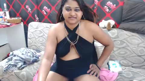 Snapshot of glitter_candy chatting on 02-21-25, 11:54 glitter candy online show from 02-21-25, 11:54