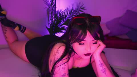 Mimi online show from 04-11-26, 09:19