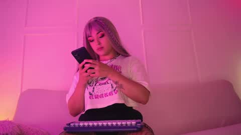Snapshot of gloomydoll chatting on 05-29-26, 08:51 Mimi online show from 05-29-26, 08:51