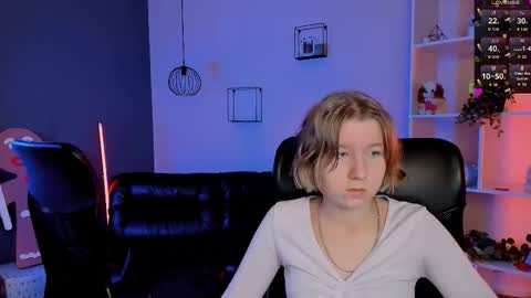 Snapshot of gloria_bubble chatting on 12-19-25, 08:16 your dream online show from 12-19-25, 08:16