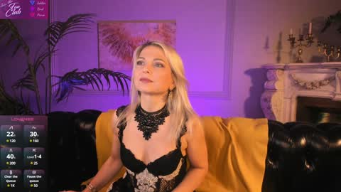 Snapshot of gloria_lovely chatting on 02-01-25, 10:48 Gloria online show from 02-01-25, 10:48