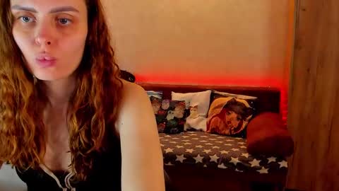 Snapshot of gloria_wood chatting on 12-07-24, 09:22 Gloria Wood online show from 12-07-24, 09:22