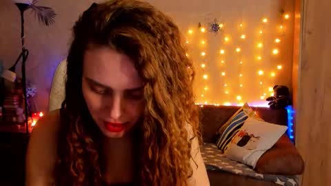 Snapshot of gloria_wood chatting on 12-21-24, 09:58 Gloria Wood online show from 12-21-24, 09:58