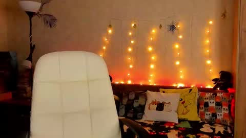 Snapshot of gloria_wood chatting on 12-23-24, 08:14 Gloria Wood online show from 12-23-24, 08:14