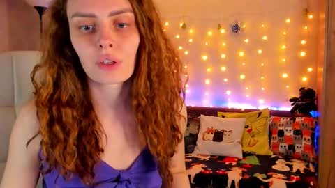 Snapshot of gloria_wood chatting on 12-23-24, 11:17 Gloria Wood online show from 12-23-24, 11:17