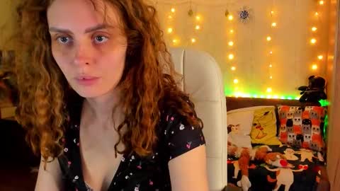 Snapshot of gloria_wood chatting on 12-24-24, 08:38 Gloria Wood online show from 12-24-24, 08:38