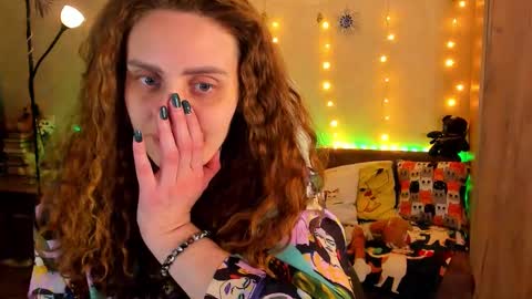 Snapshot of gloria_wood chatting on 12-26-24, 12:25 Gloria Wood online show from 12-26-24, 12:25