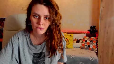 Snapshot of gloria_wood chatting on 01-19-25, 11:21 Gloria Wood online show from 01-19-25, 11:21