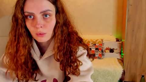 Snapshot of gloria_wood chatting on 02-23-25, 06:01 Gloria Wood online show from 02-23-25, 06:01