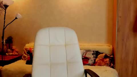 Snapshot of gloria_wood chatting on 03-01-25, 07:26 Gloria Wood online show from 03-01-25, 07:26