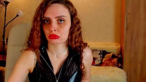 Snapshot of gloria_wood chatting on 03-01-25, 10:31 Gloria Wood online show from 03-01-25, 10:31